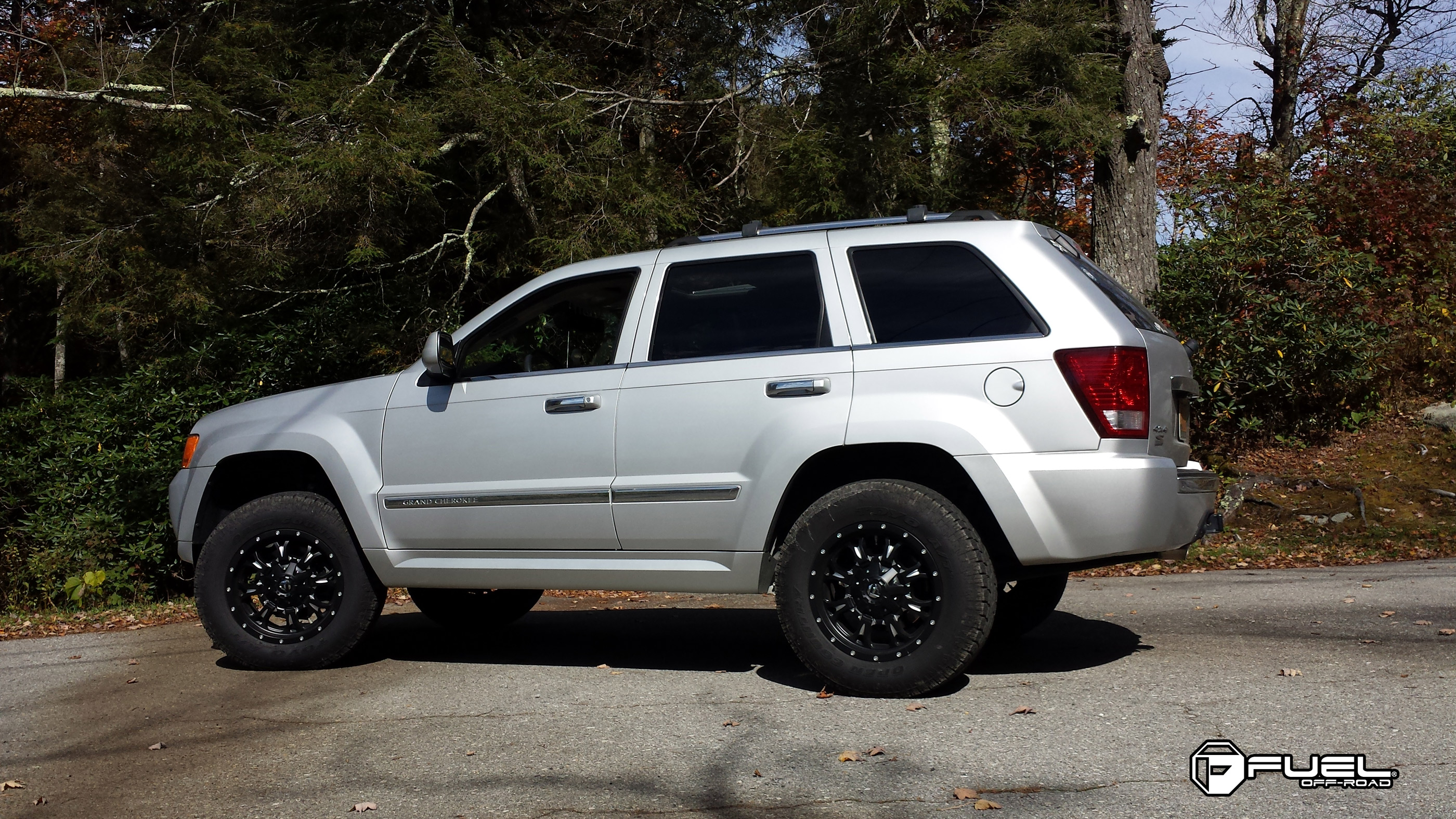 is the gas tank on a 2005 jeep grand cherokee pressurized