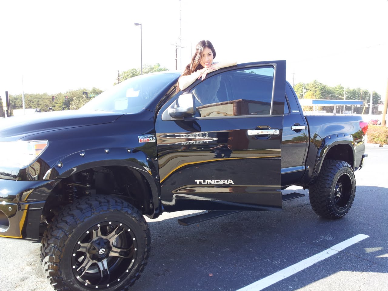 Toyota Tundra Driller - D257 Gallery - Fuel Off-Road Wheels Toyota Tundra Driller - D257 Gallery - Fuel Off-Road Wheels
